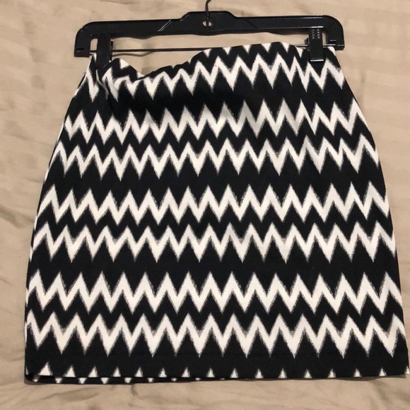 H&M mini skirt - Picture 1 of 3